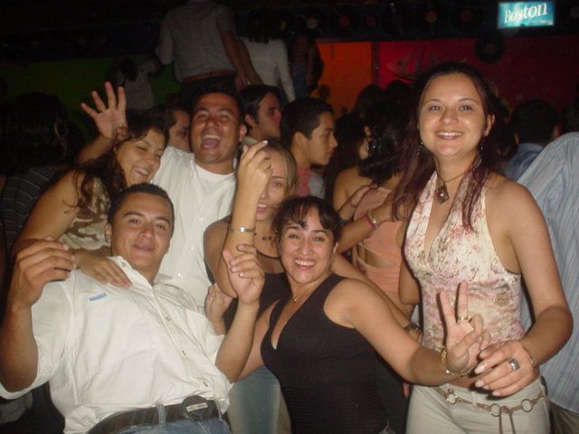 Foto 13 de Bar Auditorium · 20 de julio de 2004 en Bar Auditorium, Bucaramanga