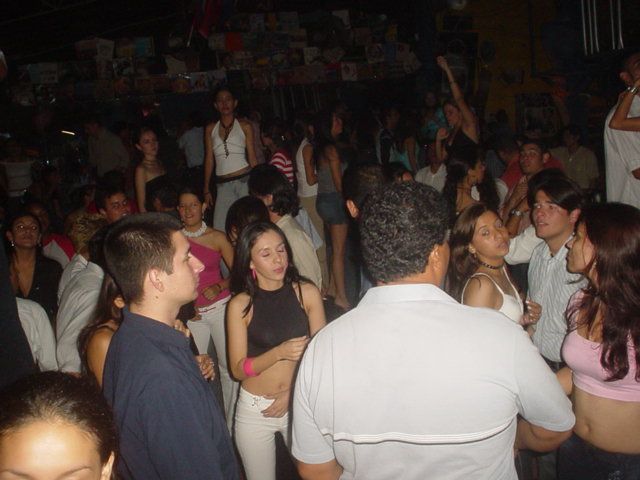 Foto 16 de Bar Auditorium · 20 de julio de 2004 en Bar Auditorium, Bucaramanga
