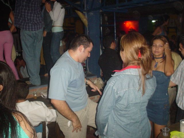 Foto 23 de Bar Auditorium · 20 de julio de 2004 en Bar Auditorium, Bucaramanga