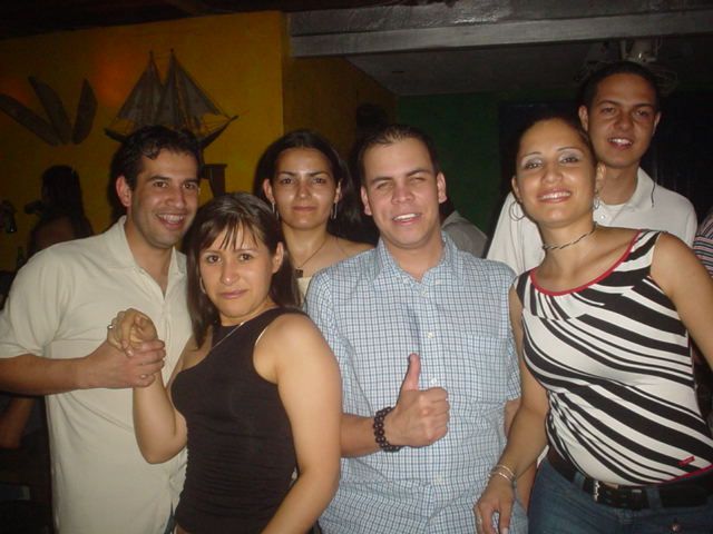 Foto 30 de Bar Auditorium · 20 de julio de 2004 en Bar Auditorium, Bucaramanga