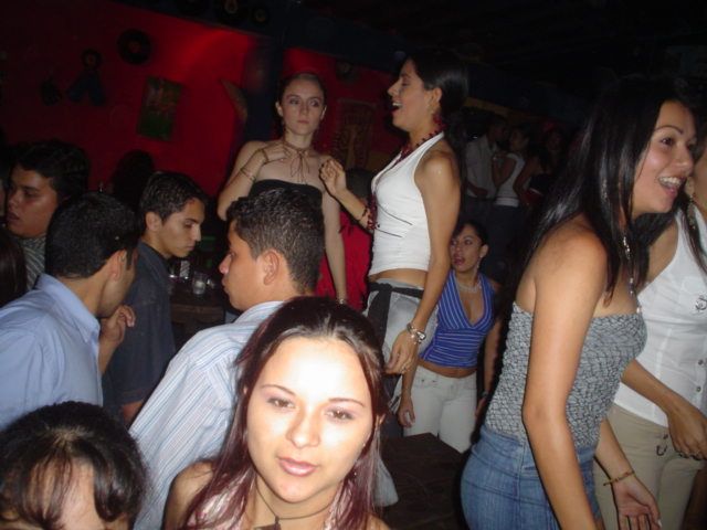 Foto 61 de Bar Auditorium · 20 de julio de 2004 en Bar Auditorium, Bucaramanga