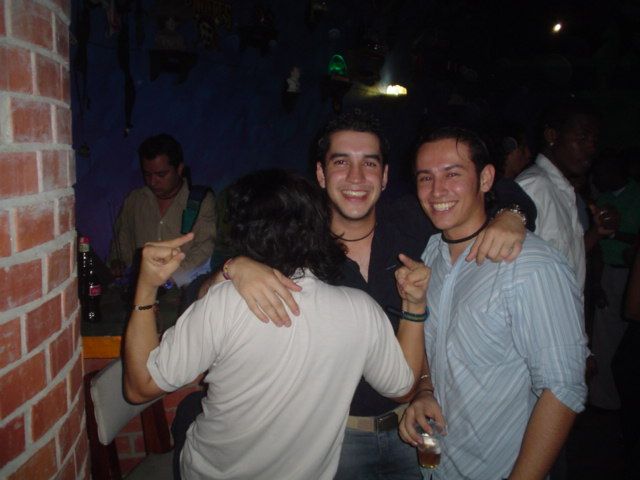 Foto 70 de Bar Auditorium · 20 de julio de 2004 en Bar Auditorium, Bucaramanga