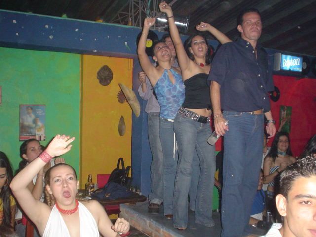 Foto 96 de Diccoteca Margarita  · 20 de julio de 2004 en Margarita, Bucaramanga