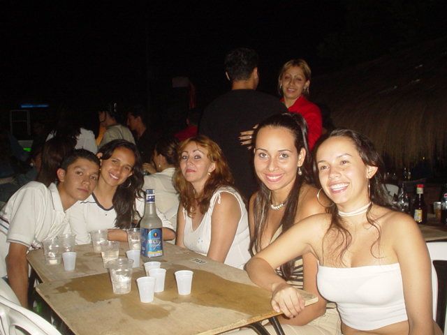 Foto 14 de Candelaria Discoteca · 20 de julio de 2004 en Candelaria Discoteca, Bucaramanga