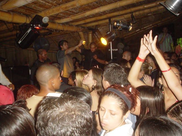 Foto 74 de Candelaria Discoteca · 20 de julio de 2004 en Candelaria Discoteca, Bucaramanga