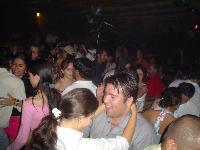 Foto 125 de Candelaria Discoteca · 20 de julio de 2004 en Candelaria Discoteca, Bucaramanga