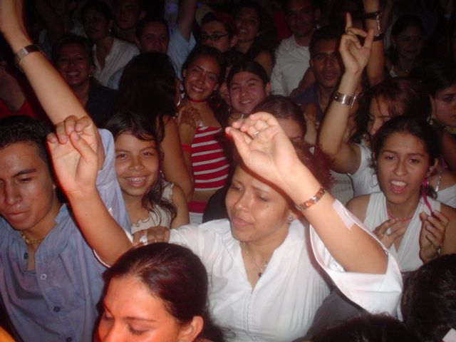 Foto 179 de Candelaria Discoteca · 20 de julio de 2004 en Candelaria Discoteca, Bucaramanga