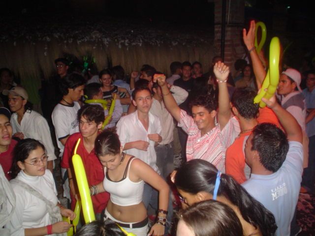 Foto 202 de Candelaria Discoteca · 20 de julio de 2004 en Candelaria Discoteca, Bucaramanga