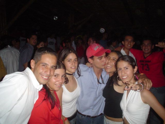 Foto 204 de Candelaria Discoteca · 20 de julio de 2004 en Candelaria Discoteca, Bucaramanga