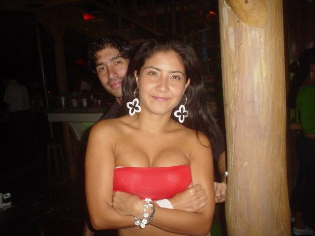 Foto 8 de Discoteca Afrika · - año 2004 · 20 de julio de 2004 en Discoteca Afrika, Bucaramanga