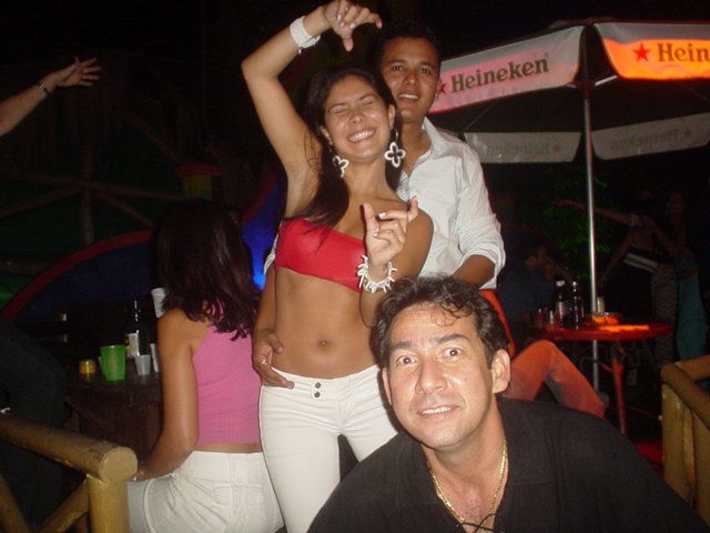 Foto 11 de Discoteca Afrika · - año 2004 · 20 de julio de 2004 en Discoteca Afrika, Bucaramanga