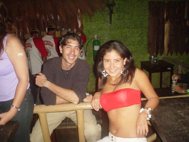 Foto 24 de Discoteca Afrika · - año 2004 · 20 de julio de 2004 en Discoteca Afrika, Bucaramanga