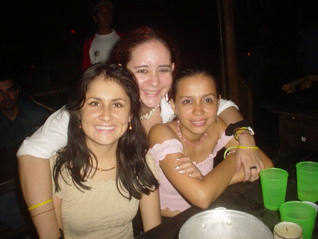 Foto 28 de Discoteca Afrika · - año 2004 · 20 de julio de 2004 en Discoteca Afrika, Bucaramanga