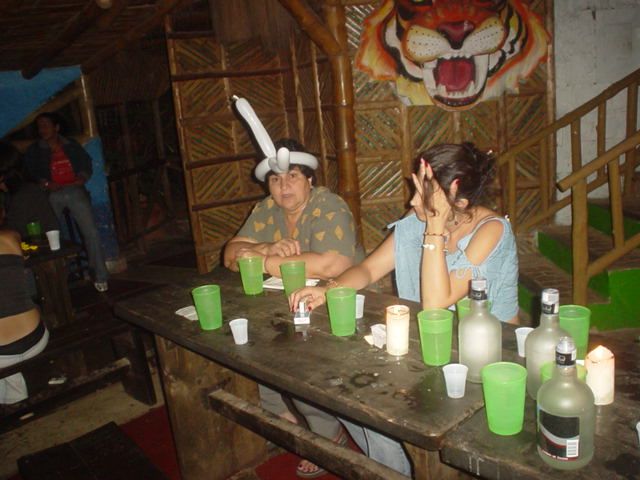 Foto 32 de Discoteca Afrika · - año 2004 · 20 de julio de 2004 en Discoteca Afrika, Bucaramanga