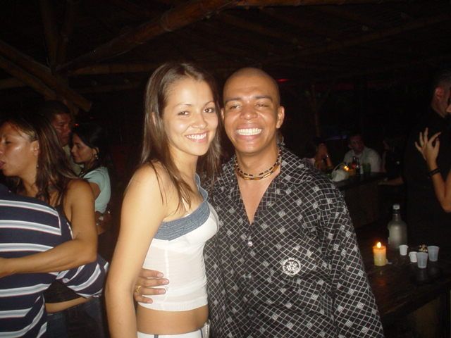 Foto 33 de Discoteca Afrika · - año 2004 · 20 de julio de 2004 en Discoteca Afrika, Bucaramanga