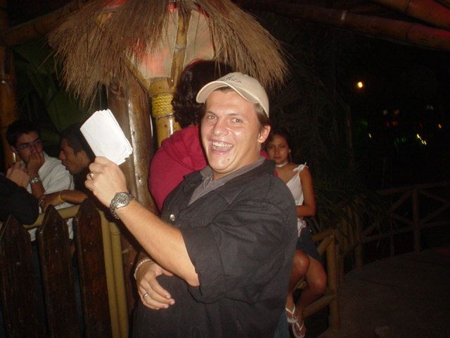 Foto 40 de Discoteca Afrika · - año 2004 · 20 de julio de 2004 en Discoteca Afrika, Bucaramanga