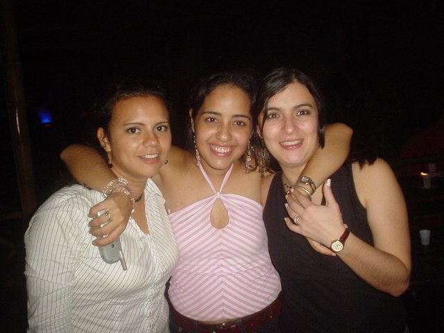 Foto 47 de Discoteca Afrika · - año 2004 · 20 de julio de 2004 en Discoteca Afrika, Bucaramanga