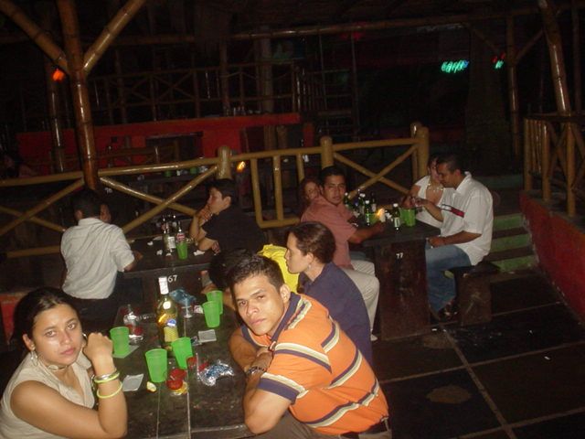 Foto 48 de Discoteca Afrika · - año 2004 · 20 de julio de 2004 en Discoteca Afrika, Bucaramanga