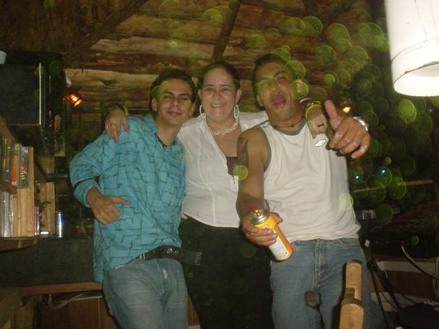 Foto 64 de Discoteca Afrika · - año 2004 · 20 de julio de 2004 en Discoteca Afrika, Bucaramanga