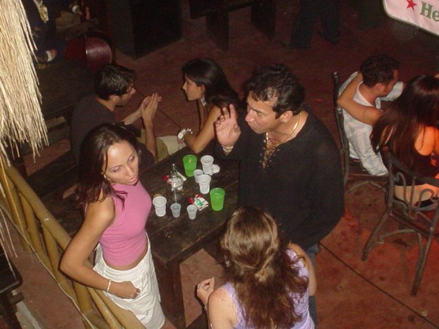 Foto 66 de Discoteca Afrika · - año 2004 · 20 de julio de 2004 en Discoteca Afrika, Bucaramanga