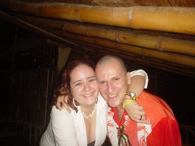 Foto 67 de Discoteca Afrika · - año 2004 · 20 de julio de 2004 en Discoteca Afrika, Bucaramanga