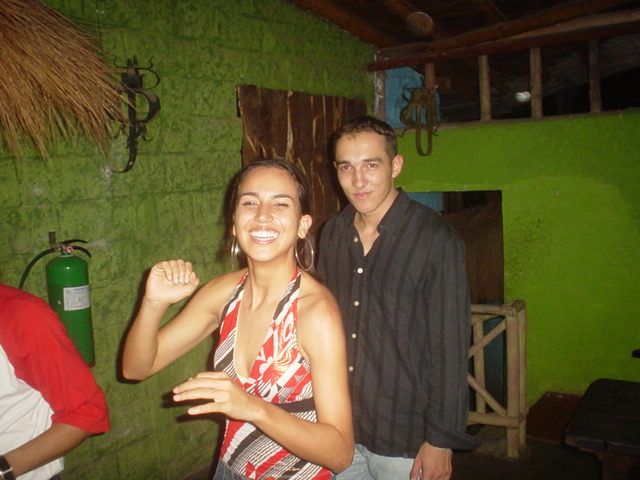 Foto 70 de Discoteca Afrika · - año 2004 · 20 de julio de 2004 en Discoteca Afrika, Bucaramanga