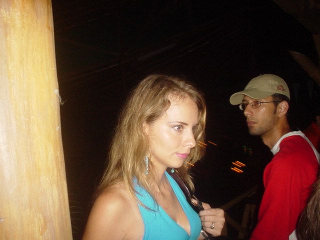 Foto 72 de Discoteca Afrika · - año 2004 · 20 de julio de 2004 en Discoteca Afrika, Bucaramanga