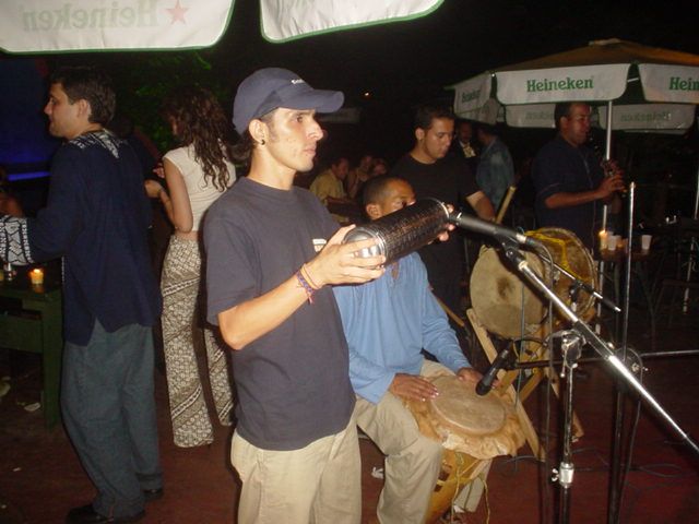 Foto 73 de Discoteca Afrika · - año 2004 · 20 de julio de 2004 en Discoteca Afrika, Bucaramanga