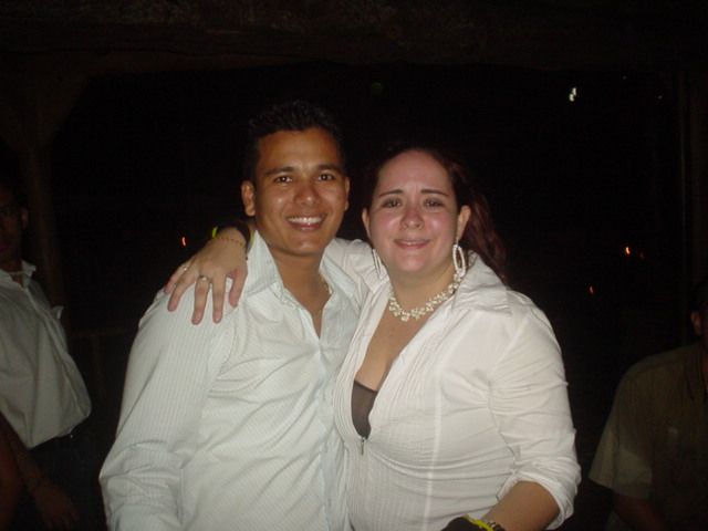 Foto 108 de Discoteca Afrika · - año 2004 · 20 de julio de 2004 en Discoteca Afrika, Bucaramanga
