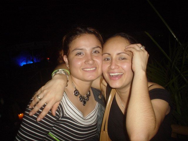 Foto 113 de Discoteca Afrika · - año 2004 · 20 de julio de 2004 en Discoteca Afrika, Bucaramanga