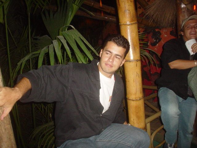 Foto 117 de Discoteca Afrika · - año 2004 · 20 de julio de 2004 en Discoteca Afrika, Bucaramanga