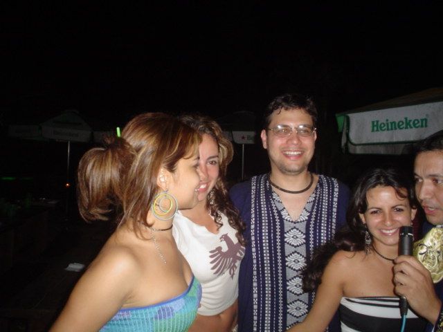 Foto 126 de Discoteca Afrika · - año 2004 · 20 de julio de 2004 en Discoteca Afrika, Bucaramanga