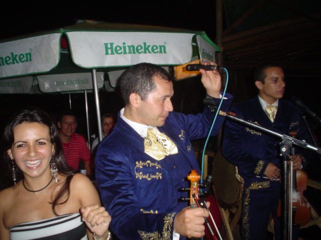 Foto 127 de Discoteca Afrika · - año 2004 · 20 de julio de 2004 en Discoteca Afrika, Bucaramanga