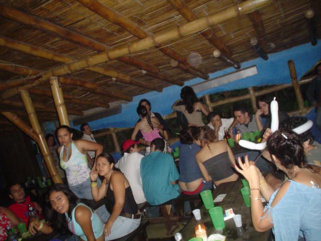 Foto 132 de Discoteca Afrika · - año 2004 · 20 de julio de 2004 en Discoteca Afrika, Bucaramanga
