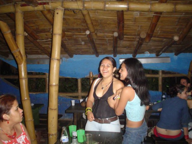Foto 140 de Discoteca Afrika · - año 2004 · 20 de julio de 2004 en Discoteca Afrika, Bucaramanga
