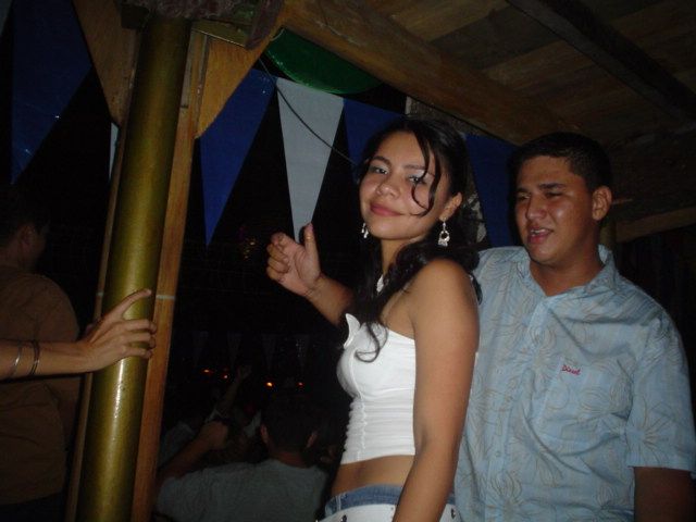 Foto 145 de Discoteca Afrika · - año 2004 · 20 de julio de 2004 en Discoteca Afrika, Bucaramanga