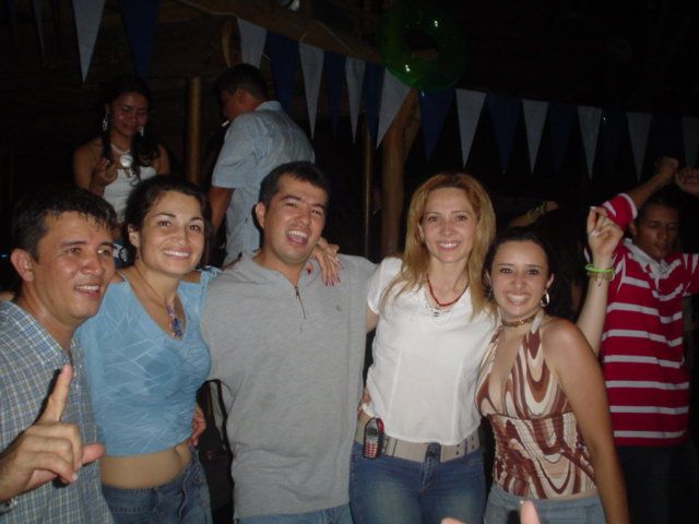 Foto 154 de Discoteca Afrika · - año 2004 · 20 de julio de 2004 en Discoteca Afrika, Bucaramanga