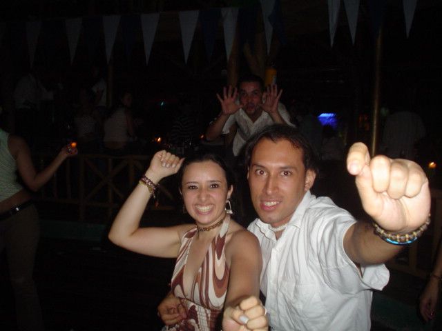 Foto 157 de Discoteca Afrika · - año 2004 · 20 de julio de 2004 en Discoteca Afrika, Bucaramanga