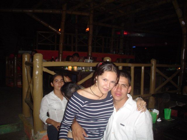 Foto 165 de Discoteca Afrika · - año 2004 · 20 de julio de 2004 en Discoteca Afrika, Bucaramanga