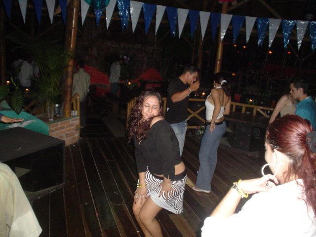 Foto 171 de Discoteca Afrika · - año 2004 · 20 de julio de 2004 en Discoteca Afrika, Bucaramanga