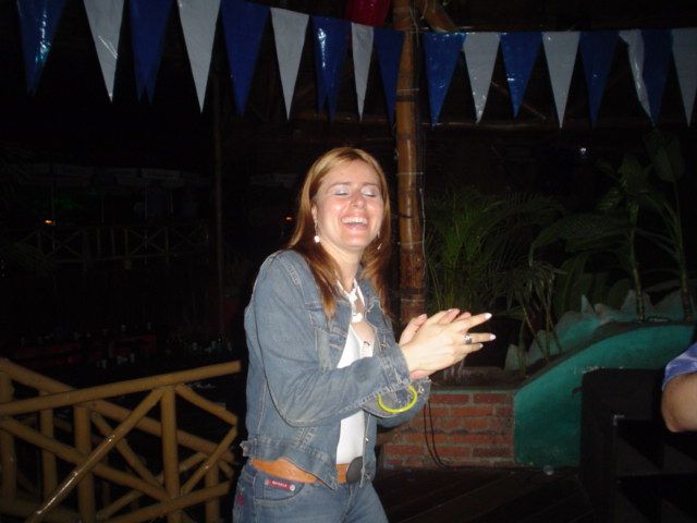 Foto 186 de Discoteca Afrika · - año 2004 · 20 de julio de 2004 en Discoteca Afrika, Bucaramanga