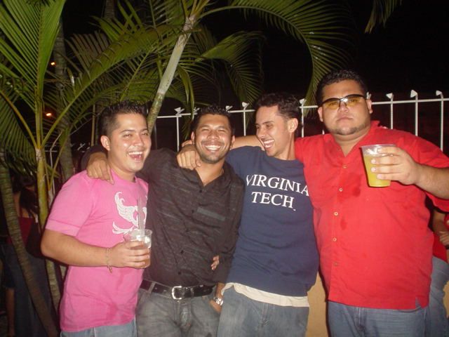 Foto 12 de Quimera · 20 de julio de 2004 en Quimera, Bucaramanga