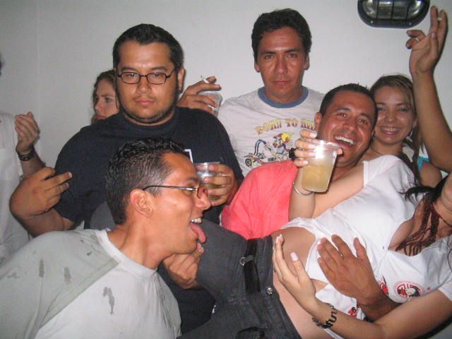 Foto 34 de Mi Pais · 2 de abril de 2005 en Mi Pais, Bucaramanga