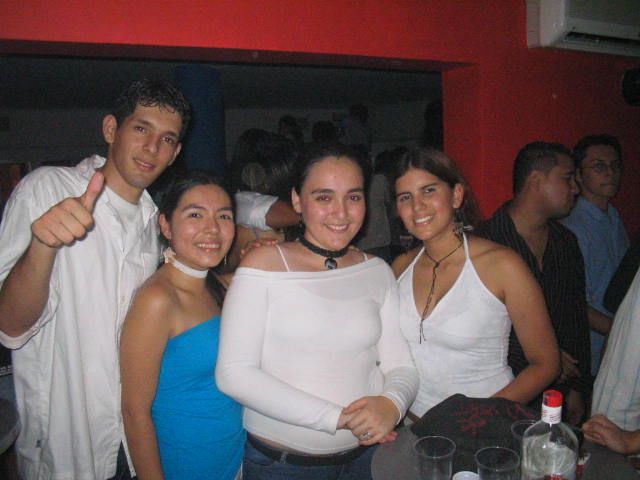 Foto 73 de Mi Pais · 2 de abril de 2005 en Mi Pais, Bucaramanga
