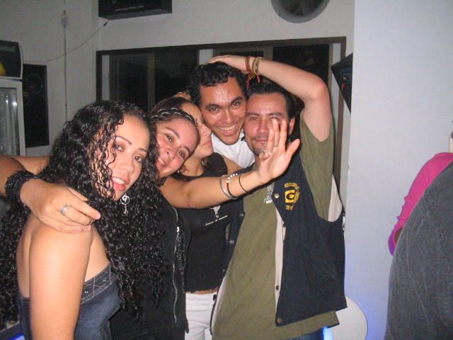 Foto 97 de Mi Pais · 2 de abril de 2005 en Mi Pais, Bucaramanga