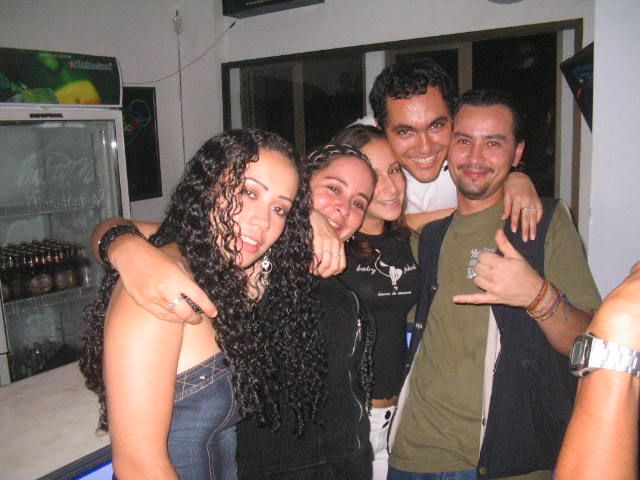Foto 98 de Mi Pais · 2 de abril de 2005 en Mi Pais, Bucaramanga