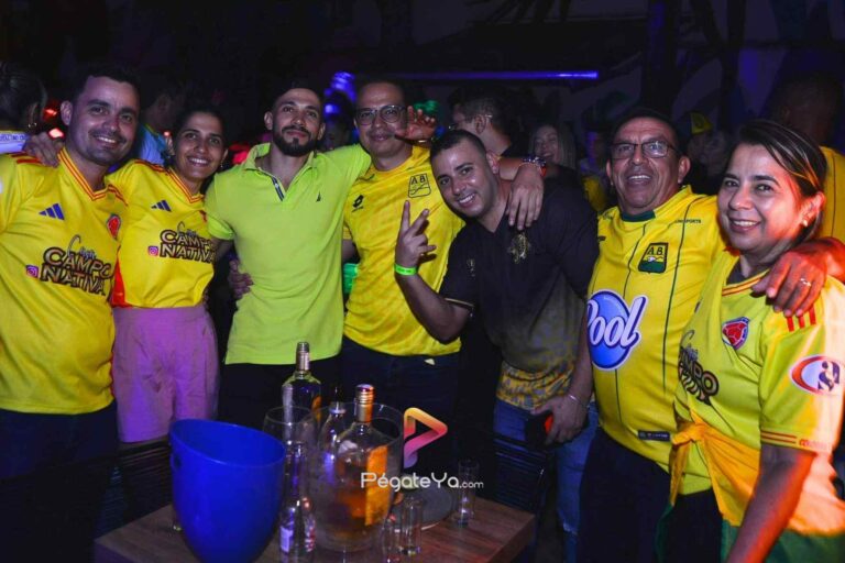 Foto 19 de Necio Bar · Final Bucaramanga vs. Santa Fe · 15 de junio de 2024 en Necio Bar, Bucaramanga