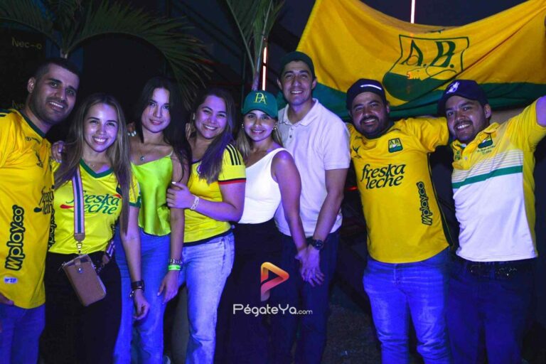 Foto 21 de Necio Bar · Final Bucaramanga vs. Santa Fe · 15 de junio de 2024 en Necio Bar, Bucaramanga