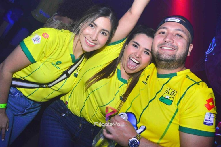 Foto 16 de Necio Bar · Final Bucaramanga vs. Santa Fe · 15 de junio de 2024 en Necio Bar, Bucaramanga